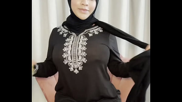 Yasmina Khan Mainkan Dildo Nakal Saat Puasa Ramadan