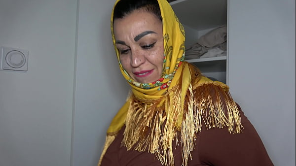 Arab Hijabi Stepmom With A Huge Ass – Sexy Arabic Scene