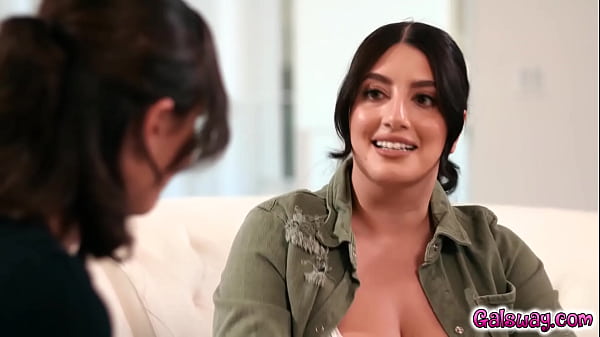 Sarah Arabik Nekat Bayar Kunjungan Ke Mantan Komandannya, Casey Calvert, Sambil Mengaku Kalau Nafsu Dan Hasratnya Membara Untuk Sang Atasan.