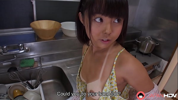 Istri Rumah Tangga Jepang Kecokelatan Tomoyo Isumi Beraksi Tanpa Sensor Dengan Aksi Oral Panas.