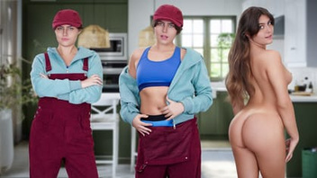 Basah Banget! Selina Sembunyikan Apa Di Balik Baju Longgarnya?