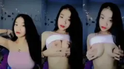 Gadis Seksi Menggoda Meremas Payudara Montoknya