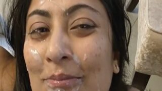 Pria Ngewe Di Mulut Pacar Jalang Sampe Crot Di Muka.