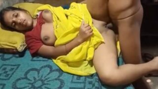Tante Desa Goyang Asyik Bareng Keponakan Ganteng
