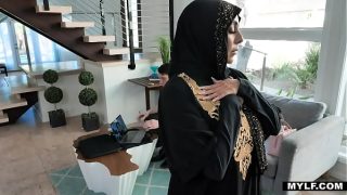 Kylie Kingston Selalu Takut Mengakui Hasrat Terlarangnya, Terlebih Karena Ia Begitu Taat Pada Ajaran Agamanya.