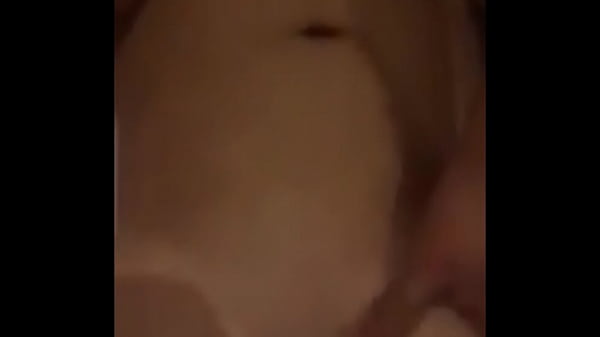 Mami Asia Digoyang Ganas Dua Lelaki