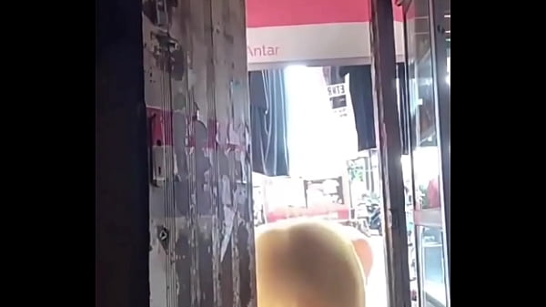 Nggak Tahan Lagi Mau Jemur Baju, Malah Digoyang Di Kasur
