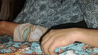 Malam Tadi, Step Mom Ku Kasih Nikmat Gila, Jari Dua Masuk Ke Memeknya Sampai Muncrat Banjir.