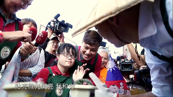 韓國瑜官方頻道「點亮微光」mv，高潮前的小夜曲，濕透你的視覺！