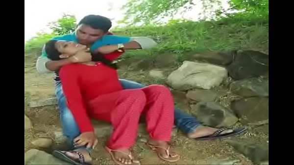 Desi Ngesek Lidah Panas Dan Remas Payudara Penuh Nafsu