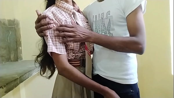Cewek Sekolah Desa India Digenjot Pacar Di Balik Kelas, 18 Tahun Basah Kuyup