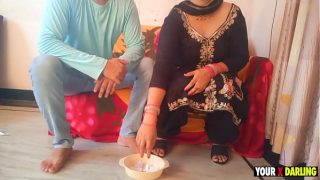 Ibu Tiri Main Truth Or Dare Sama Anak Tiri, Kaget Berat Pas Dapat Tantangan Bikin Merem Melek.