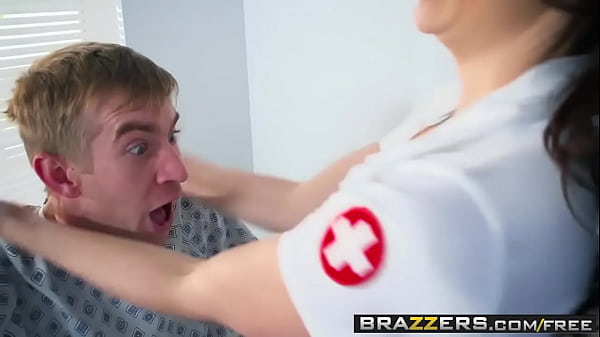 Petualangan Panas Dokter: Chanel Preston Dan Veruca James Dalam Adegan Sensual