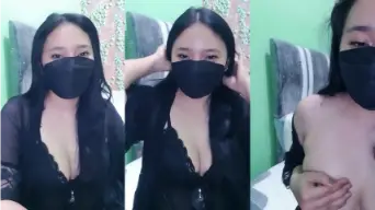 Zahra Hidup Dalam Balutan Lingerie Hitam Yang Menggoda Dan Liar