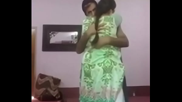 Pasangan Desi Lagi Seru-seruan Di Kamar, Bikin Ranjang Meraung-raung.