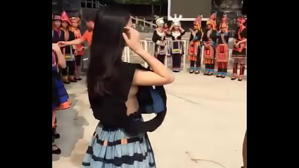 Ngentotin Puting Nyempil Cewek Cina