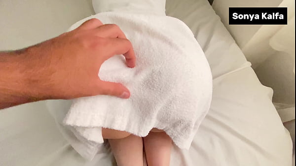 Ibu Tiri Seksi Digarap Habis-habisan Abis Berenang.