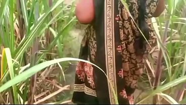 Ibu Dan Anak Tiri Ngentot Di Luar Rumah Di Desa