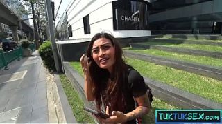 Montok Tapi Mungil, Janda Thai Amatir Ngewe Nafsu Sama Bule, Crot Di Dalem.