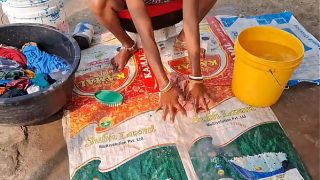 Desi Istri Kampung Ngentot Memek Tembem Bini Orang Dikasih Baju Doang Langsung Digenjot Keras