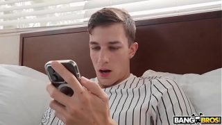Bangbros – Tiffani Madison Bantuin Step Son Parker Ambrose Fokus Belajar, Sambil Ngenyot Kontolnya