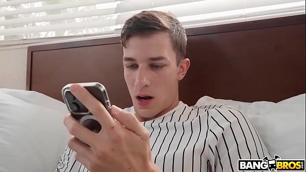 Bangbros – Tiffani Madison Bantuin Step Son Parker Ambrose Fokus Belajar, Sambil Ngenyot Kontolnya