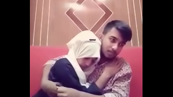 Desi Cewek Sama Cowoknya Ciuman Panas Di Hotel