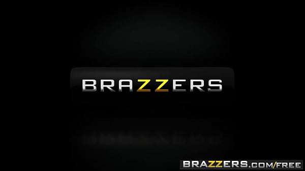 Nih, Tonton Aksi Casey Calvert Di Brazzers Exxtra, Kontol Hantu Solid Yang Bikin Pantatnya Meraung Keras!