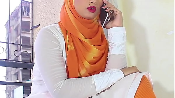 Salma Si Cewek Muslim, Ngentot Temen Pake Suara Hindi Mesum