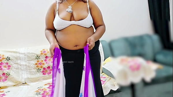 Bhabhi India Pake Saree, Siap Digoyang-goyang