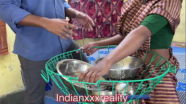 Video Paling Hot Keluarga Tiri India Dengan Suara Hindi Yang Bikin Ngilu