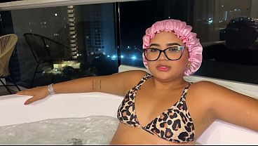 Madrastra Jalang Mandi Telanjang Bareng Anak Tiri Di Jacuzzi, Sambil Merengek Minta Digenjot Waktu Bokap Lagi Pergi