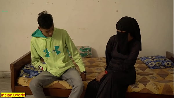 Cewek Jilbab India Ngentot Sama Temen Suami! Istriku Digebukin.