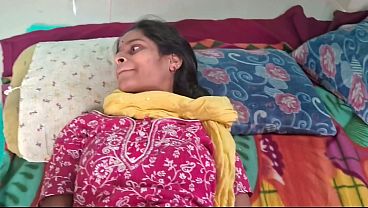 Desi Bhabhi Ko Padosi Ne Zor Se Pel Diya, Chudai Mein Maza Aaya