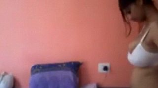 Big Bodé Sexy Desi Buka Baju Video, Crotnya Bikin Panas