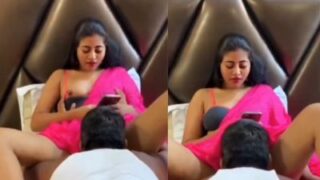 Gigolo Jilati Memek Siya Si Pelacur Di Video Seks Desi