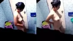 Ngintip Tante Cantik Toge Mandi, Sambil Ngeliatin Semua Yang Basah Dan Menggoda.