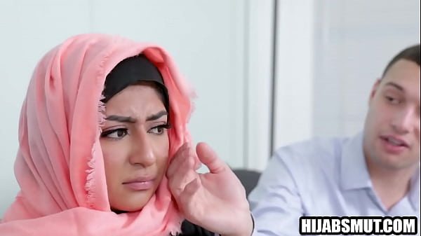 Gadis Hijab Terpaksa Digarap Bule Amerika Sampai Meraung.