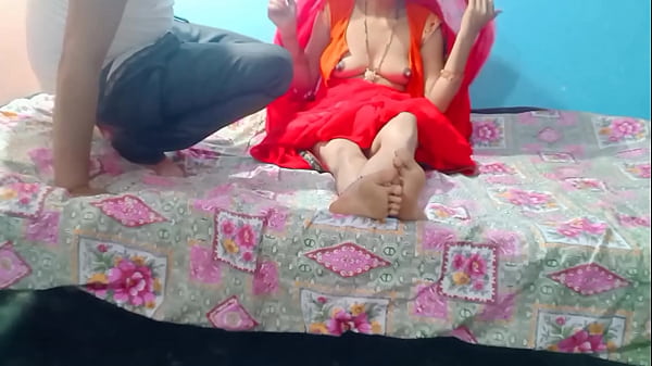 Bokep: Saat Sepi, Bini Kakak Ngangkat Rok Di Depan Adik Ipar Dengan Gaya Nakal Dan Erotis.