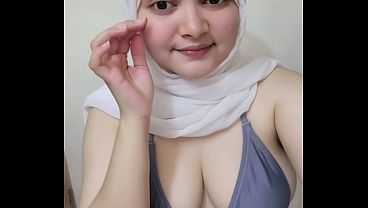 Hari-hari Pertama Goyang Twerk Pake Hijab, Bikin Makin Menggoda.