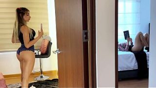 Ibu Mertua Seksi Ketahuan Colmek Sambil Dengerin Erangan Dari Kamar Sebelah, Bikin Makin Liar!