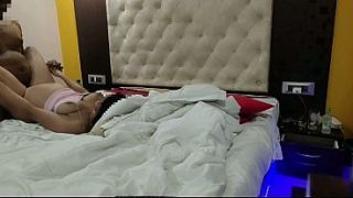 Riya Naik Penis Gede Sambil Ngomong Hindi, Ngentot Keras Sampai Mampus