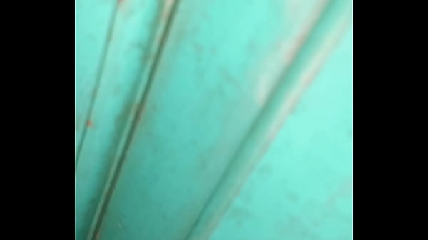 Ngintip Istri Tetangga Kost Yang Sengaja Buka Pintu Kamar Pas Suami Kerja, Malah Diajak Crot Bareng.