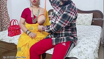 Penjahit Ngencengin Cewek India Seksi Di Tokonya. Video Hindi Seru.