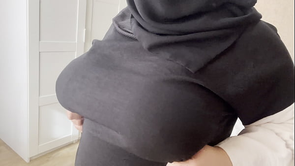 Teman Punya Bini Arab, Nyolot Nunjukin Tetek Gede.