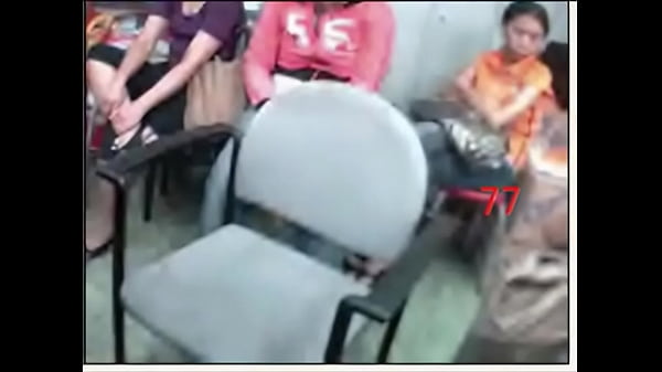 Ngentot Live Sama Pelacur Indonesia, Goyang-goyang Crot Di Depan Webcam