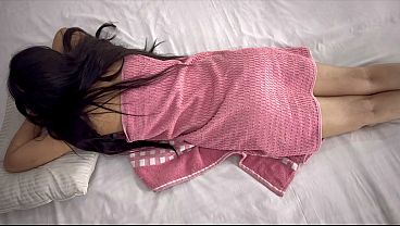 Bokep Nri, Pelayan Pijat Pantat Sambil Ngewe Memek Montok