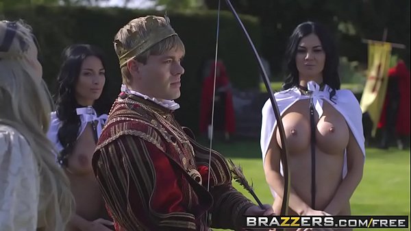 Film Panas Istri Raja Penuh Gairah: Anissa Kate, Jasmine Jae, Ryan R Bergulat Di Ranjang