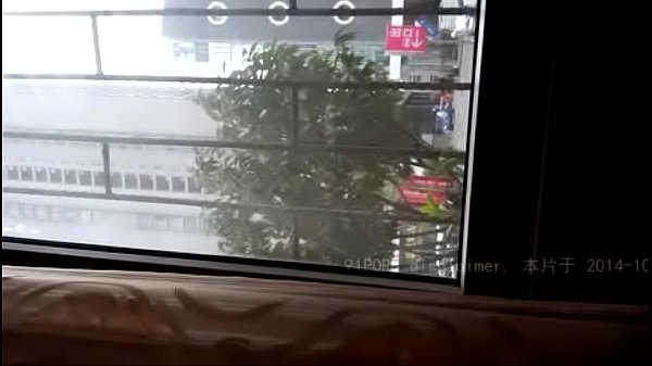 中国人浩哥在饭桌上干闺蜜，炮友变炮灰。
