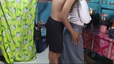 Ngentot Adik Ipar Di Dapur, Pas Siap-siap Berangkat Sekolah, Makin Greget.